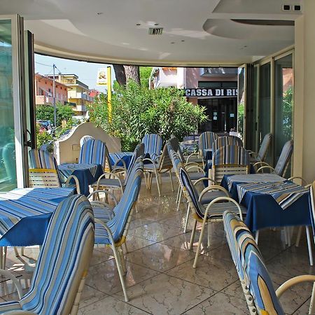 Hotel Royal Misano Adriatico Buitenkant foto