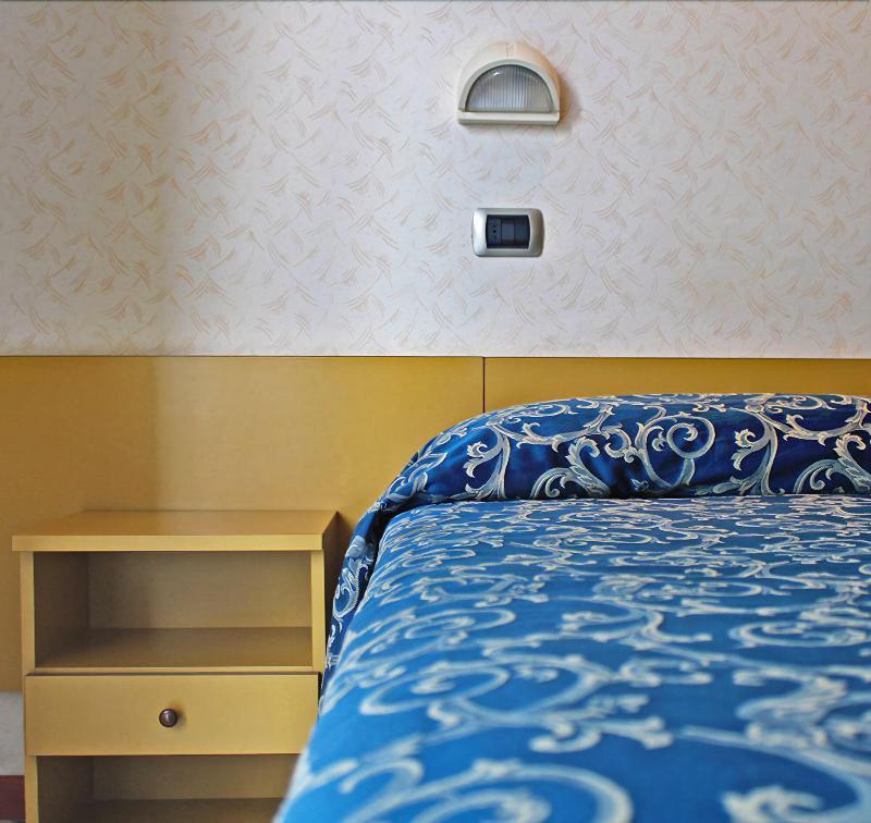 Hotel Royal Misano Adriatico Buitenkant foto