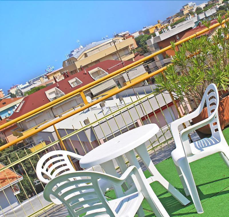 Hotel Royal Misano Adriatico Buitenkant foto