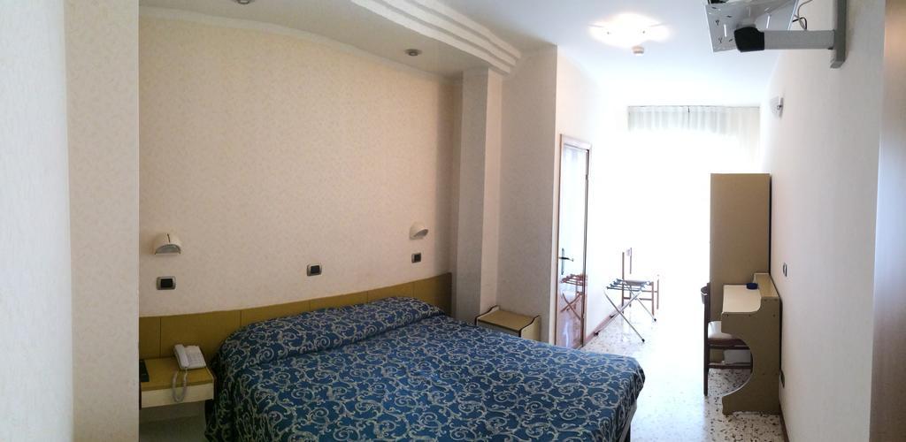 Hotel Royal Misano Adriatico Kamer foto