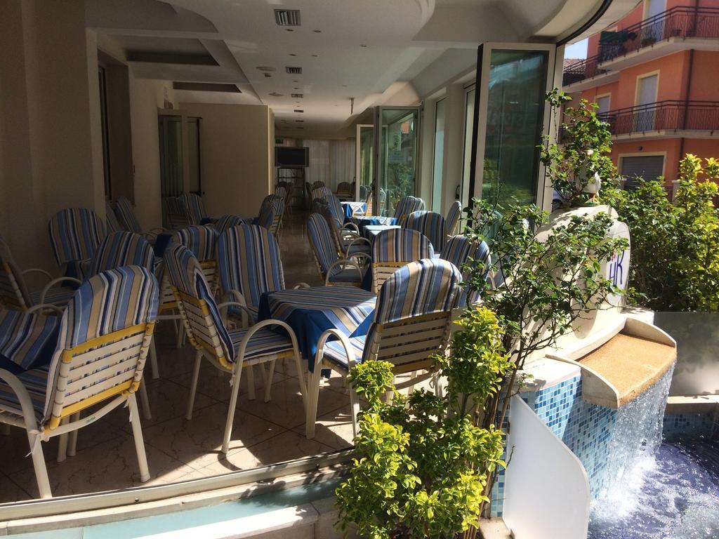 Hotel Royal Misano Adriatico Buitenkant foto