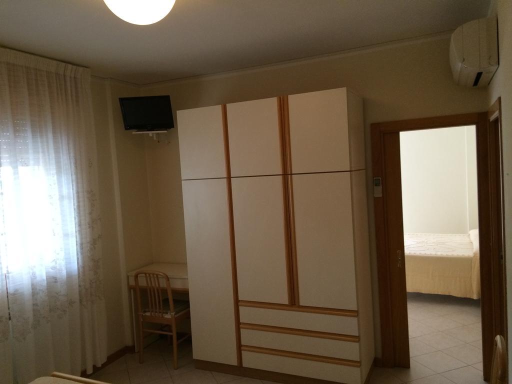 Hotel Royal Misano Adriatico Kamer foto