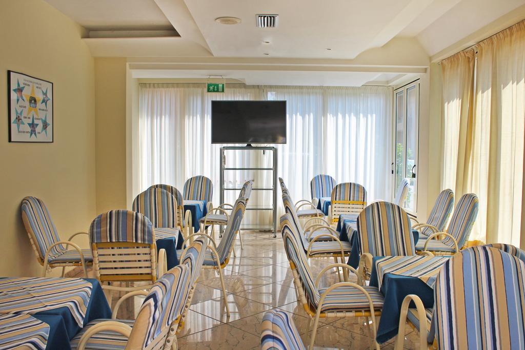 Hotel Royal Misano Adriatico Buitenkant foto
