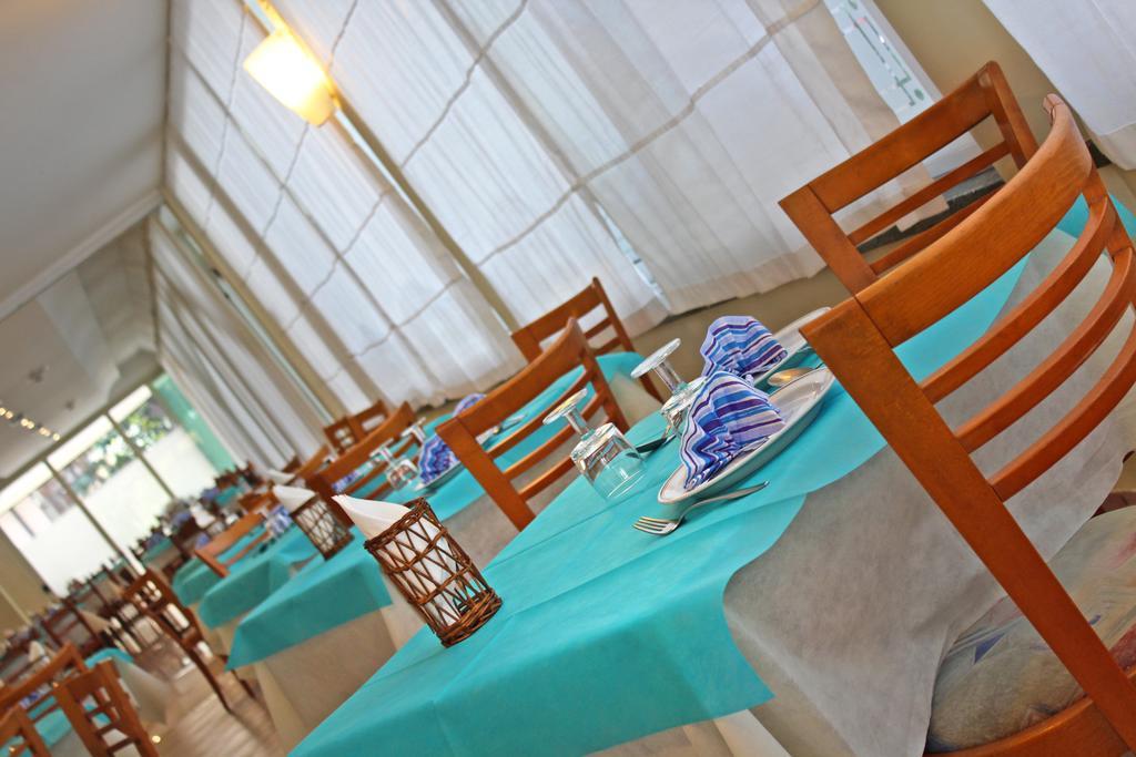Hotel Royal Misano Adriatico Buitenkant foto