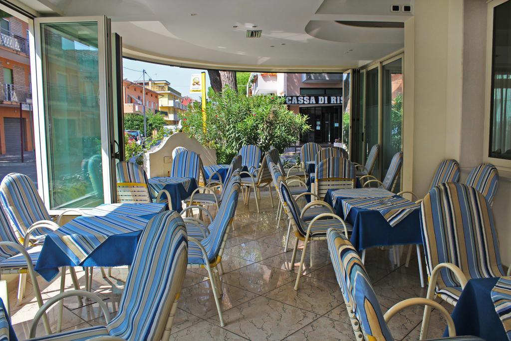 Hotel Royal Misano Adriatico Buitenkant foto